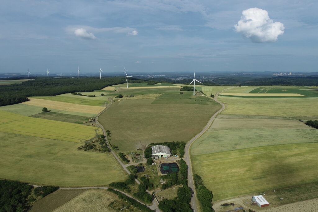 Lidarvisor - Wind turbine field filmed by drone